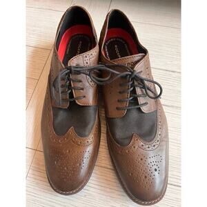 Rockport Mens‎ leather 2 tone wing tips w/ flexible shock absorbing soles. 10.5